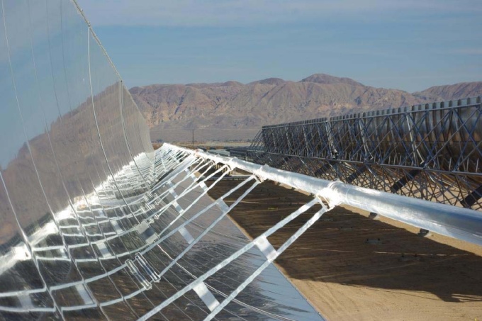 concentrated solar parabolic troughts in the desert