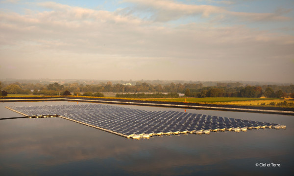 A floating PV array. Photo courtesy of Ciel et Terre