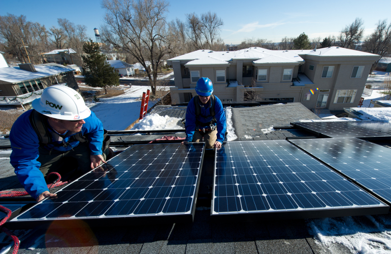 Easy Method To Lift Pv Panels Onto Roof