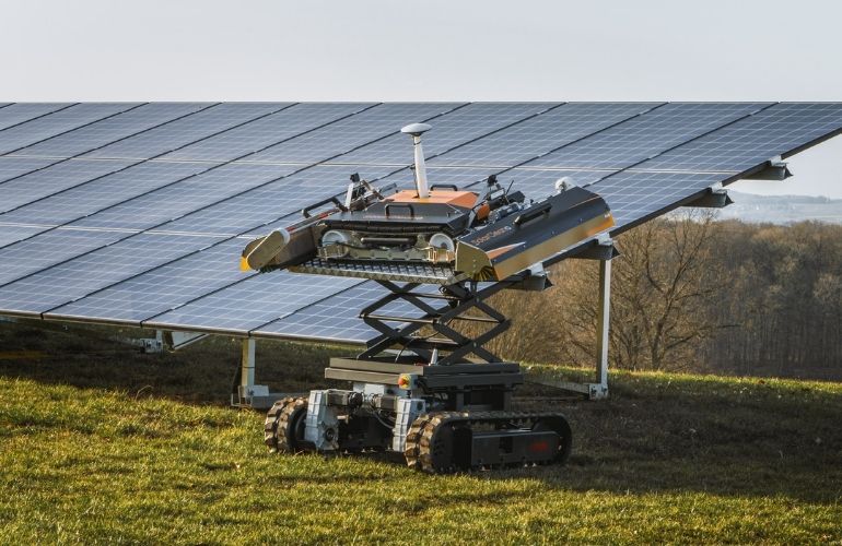 Solar panel cleaning device from SolarCleano